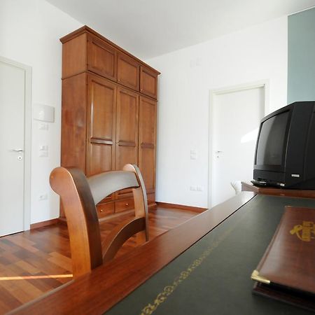 Guest House Domus Urbino Exterior foto